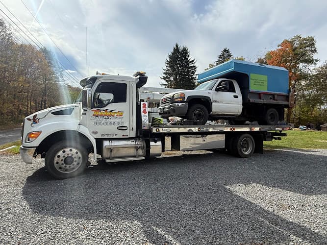 Roberts Towing & Recovery tow truck