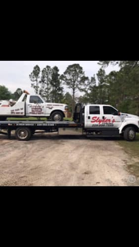 Slyder's Towing & Recovery tow truck