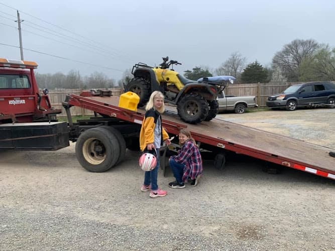 B & D Towing and recovery LLC tow truck