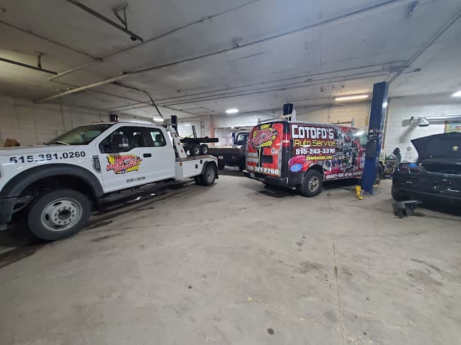 Cotofos Auto Service tow truck