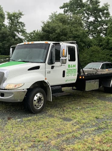 B&M Towing tow truck