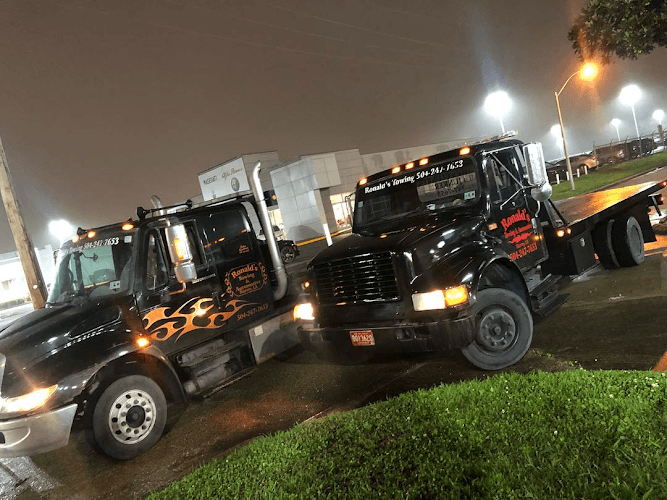 Ronald's Towing & Automotive tow truck