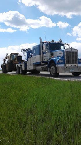 Ken's Towing tow truck