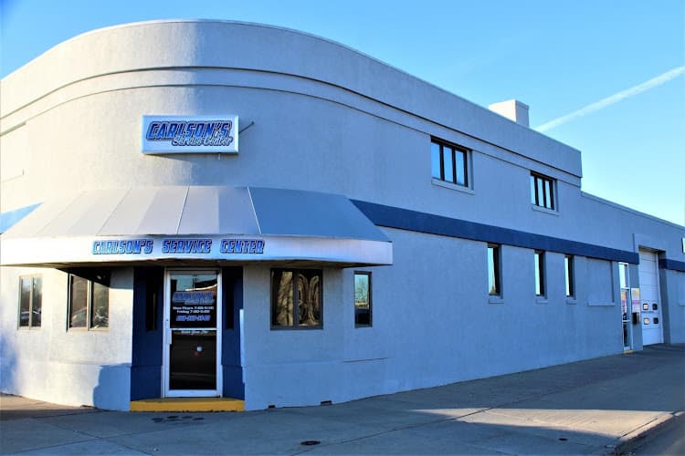 Carlson's Service Center tow truck