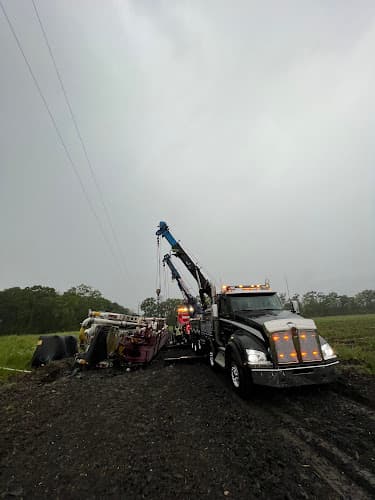 Gerald's Towing & Truck Repair tow truck