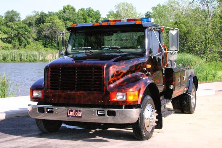 Shawnee Auto Towing tow truck