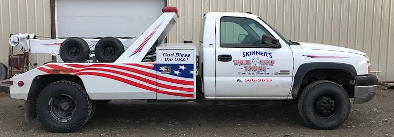 Skinner's White Wolf Towing tow truck