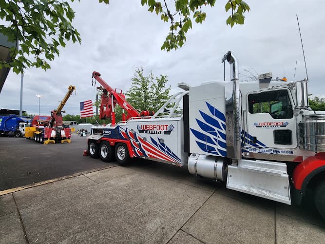 Webfoot Towing tow truck
