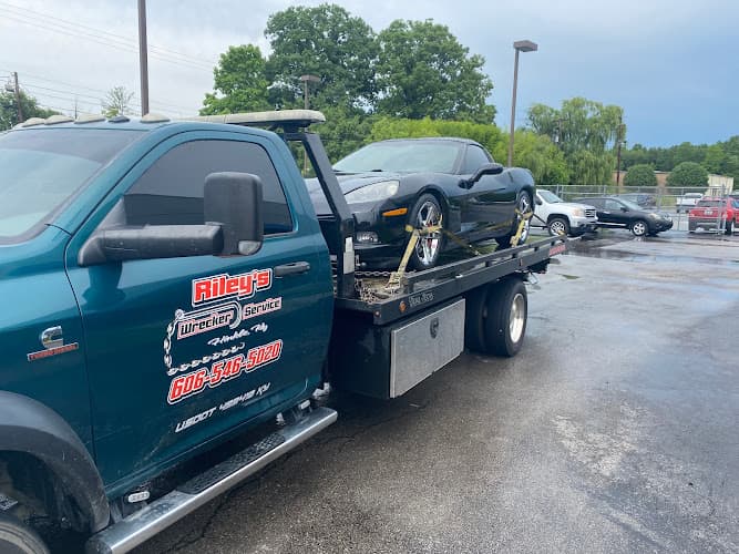 Riley's wrecker service tow truck