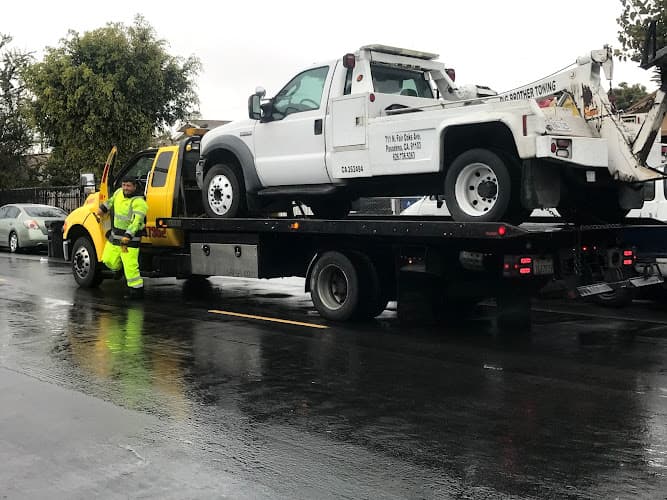 New Creations 5:17 Towing & Automotive Services tow truck