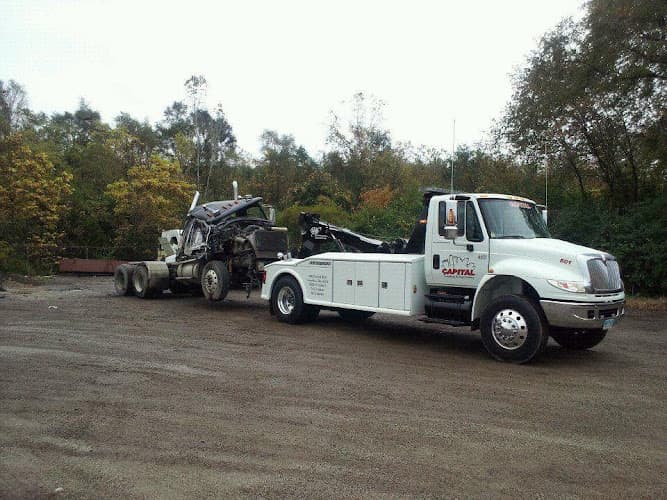 Capital Towing & Recovery tow truck