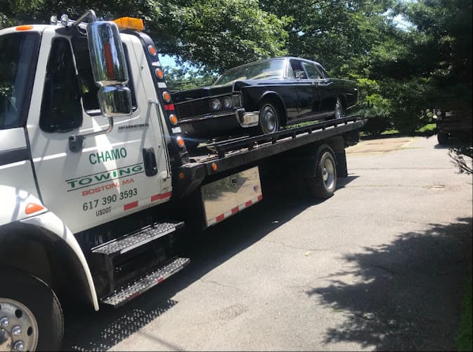 Chamito Towing - We buy Junk Cars tow truck