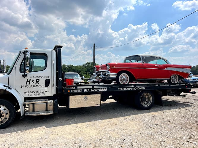 H&R Wrecker Service tow truck