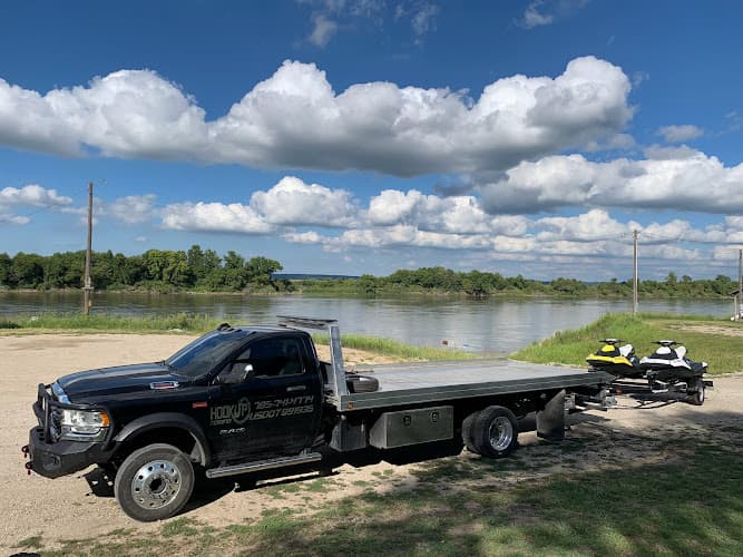 Hook Up Towing tow truck