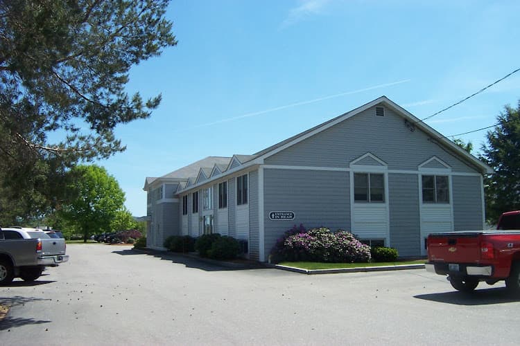 Davis & Towle Insurance Group tow truck