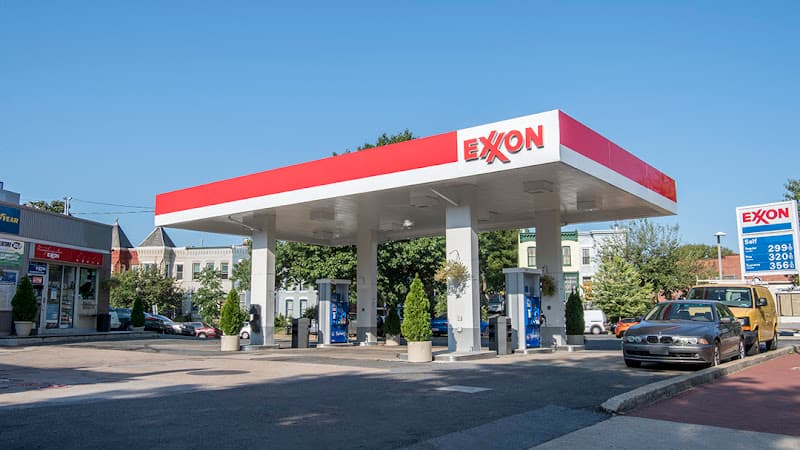 Metro Motor tow truck