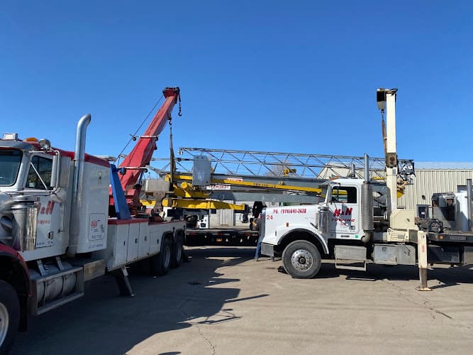 H & H Towing tow truck