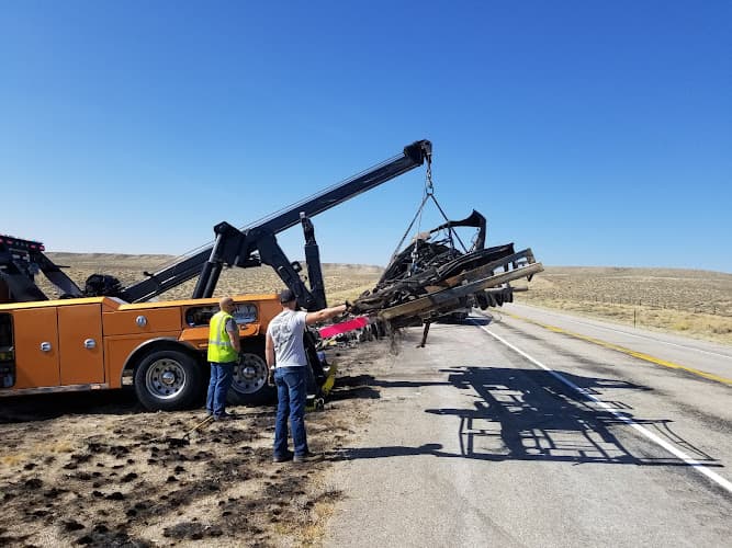 Bull's Service & Towing tow truck