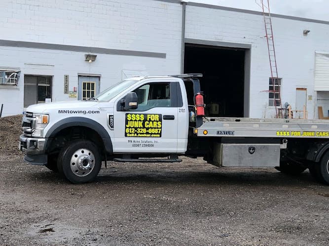 MN Towing & Junkers tow truck