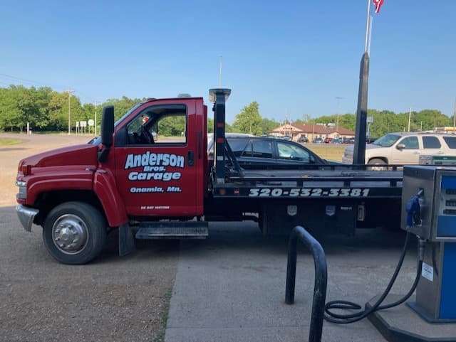 Anderson Brothers Garage tow truck