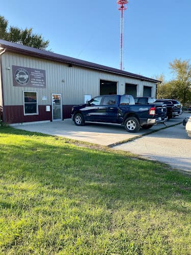 MARLIE'S GARAGE tow truck