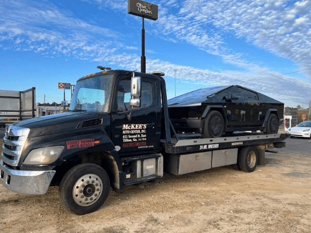 McKee's Auto Center & 24 Hour Towing tow truck