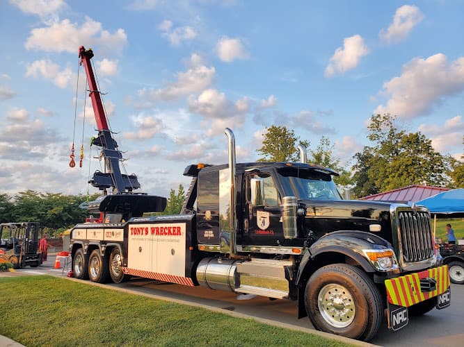 Tony's Wrecker Services - Heavy Duty Towing tow truck