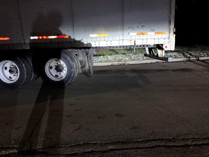 A & A Truck and Trailer Repair tow truck