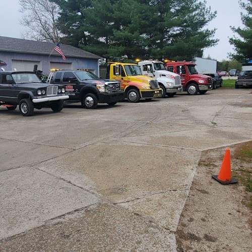 Lyon Wrecker Service LLC tow truck