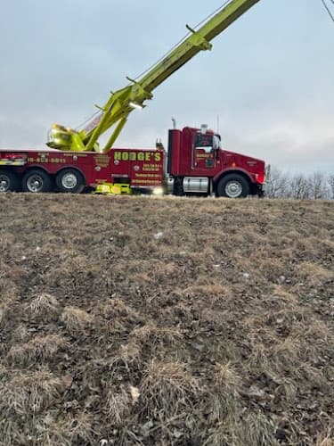 Hodge's Towing & Repair tow truck