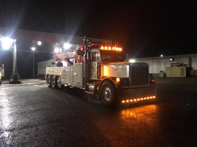 DCT Towing & Recovery LLC tow truck