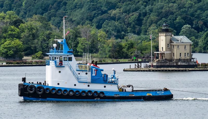 Dann Ocean Towing tow truck