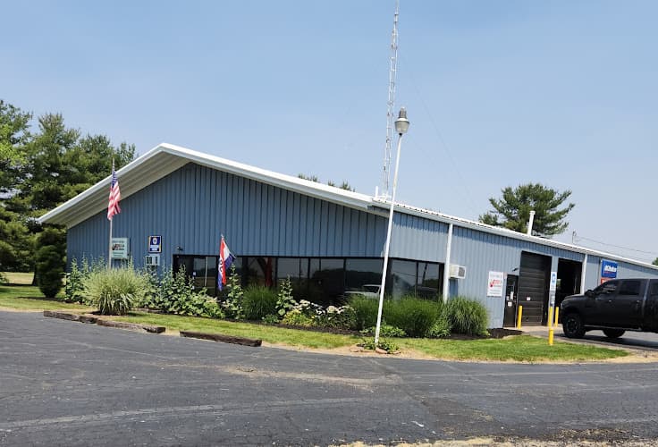 Dotson's Garage Inc tow truck