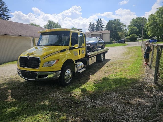 Ron's Towing tow truck