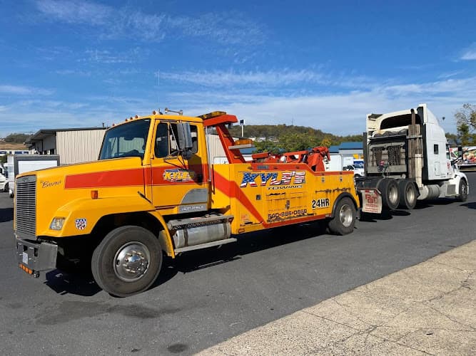 Kyle’s Towing Service tow truck