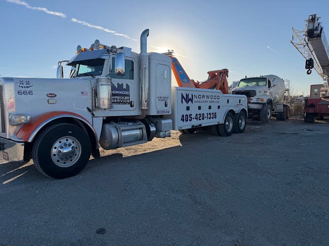 Norwood Wrecker Service, LLC tow truck