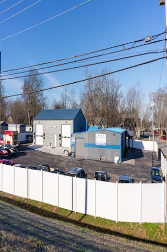 Daniel's Paint & Body Shop tow truck