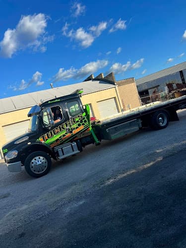 Tucker's Towing Service llc. tow truck