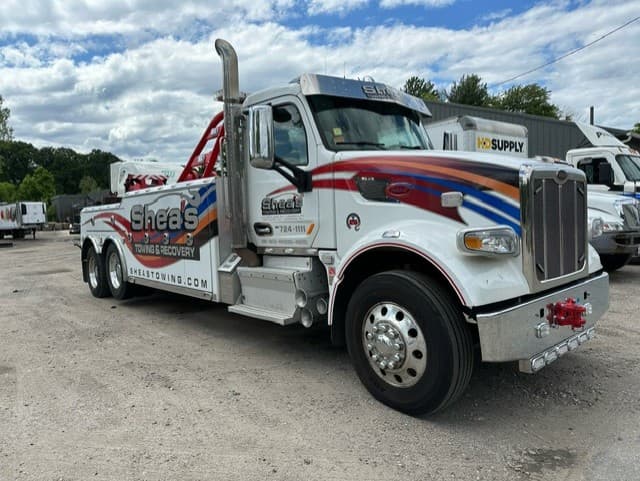 Shea's Towing tow truck