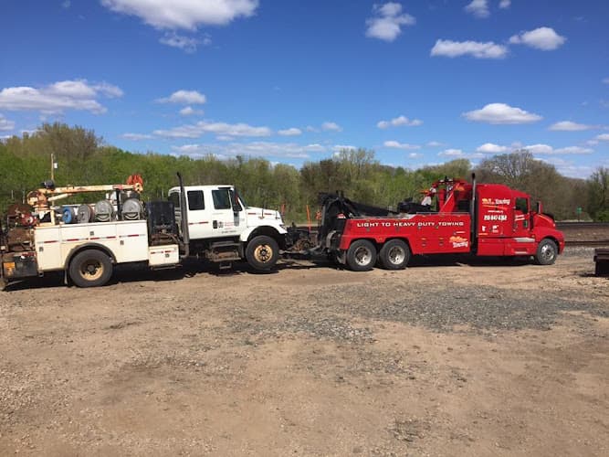 DL Towing LLC tow truck