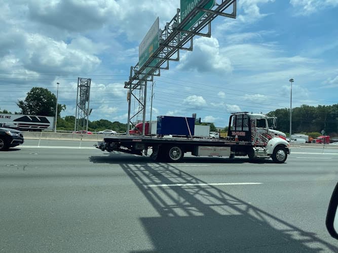 Advance Towing LLC tow truck