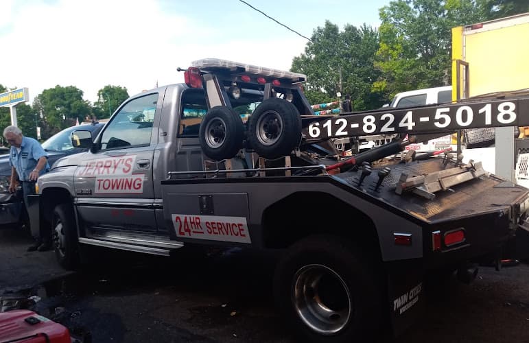 Jerry's Towing tow truck