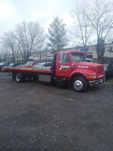 Johnson's Towing LLC tow truck