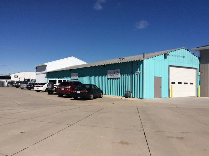 Anderson Auto Body & Sales tow truck