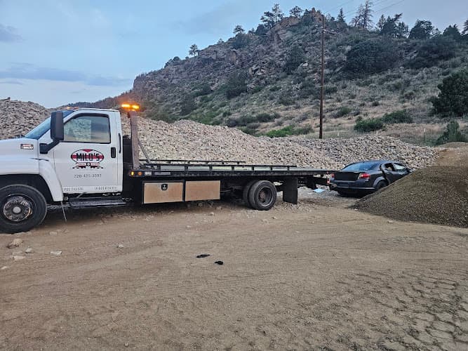 Milos towing and recovery tow truck