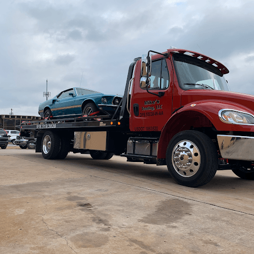 Mike's Towing, LLC tow truck