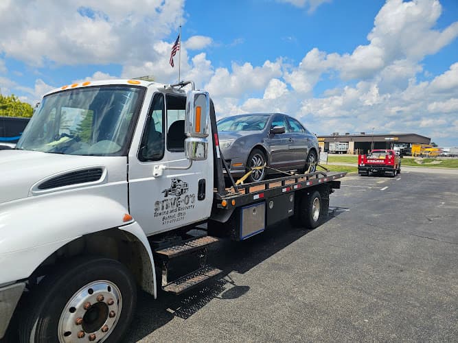 Steve-o's Towing and recovery tow truck