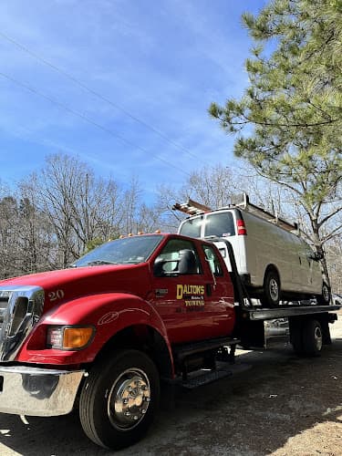 Dalton’s Towing tow truck
