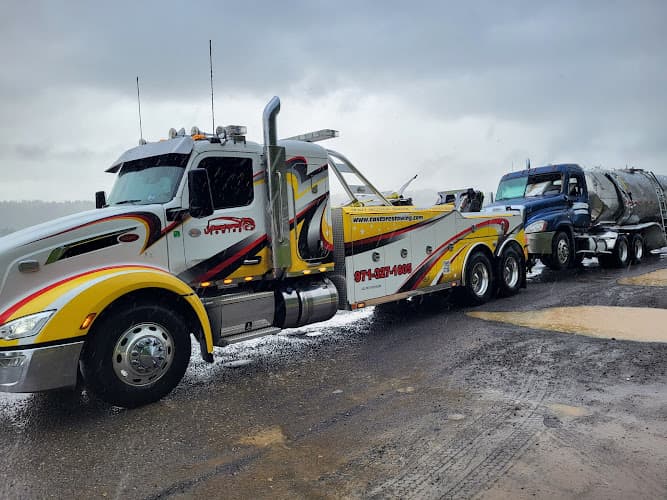 Castores Towing Company tow truck