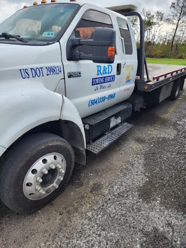 R&D towing services llc tow truck